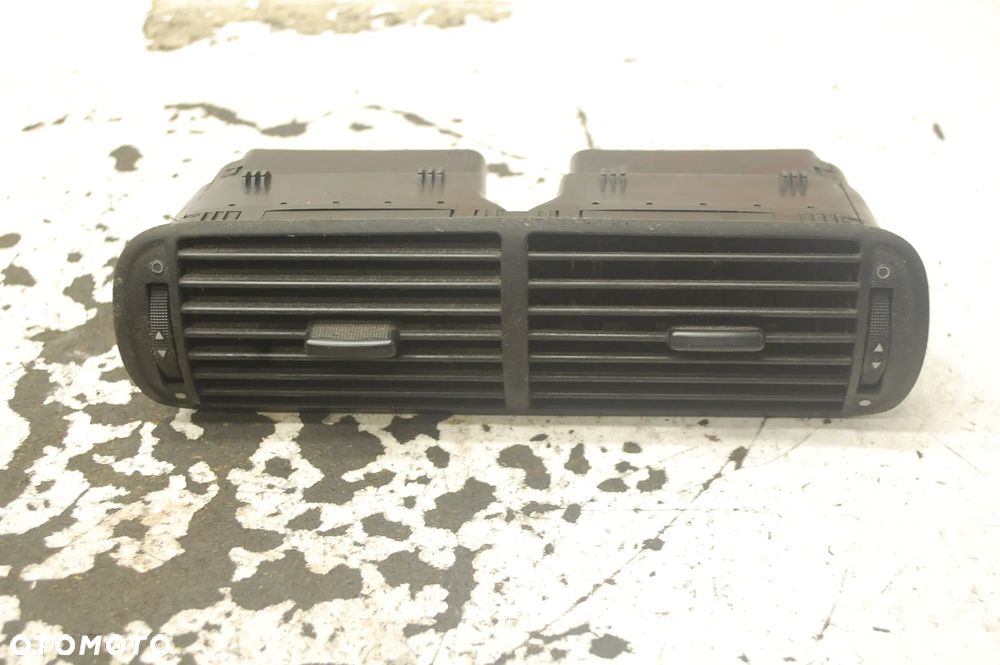 KRATKA NAWIEWU ŚRODKOWA 8L0820951 AUDI A3 8L SEAT TOLEDO II LEON I - 5