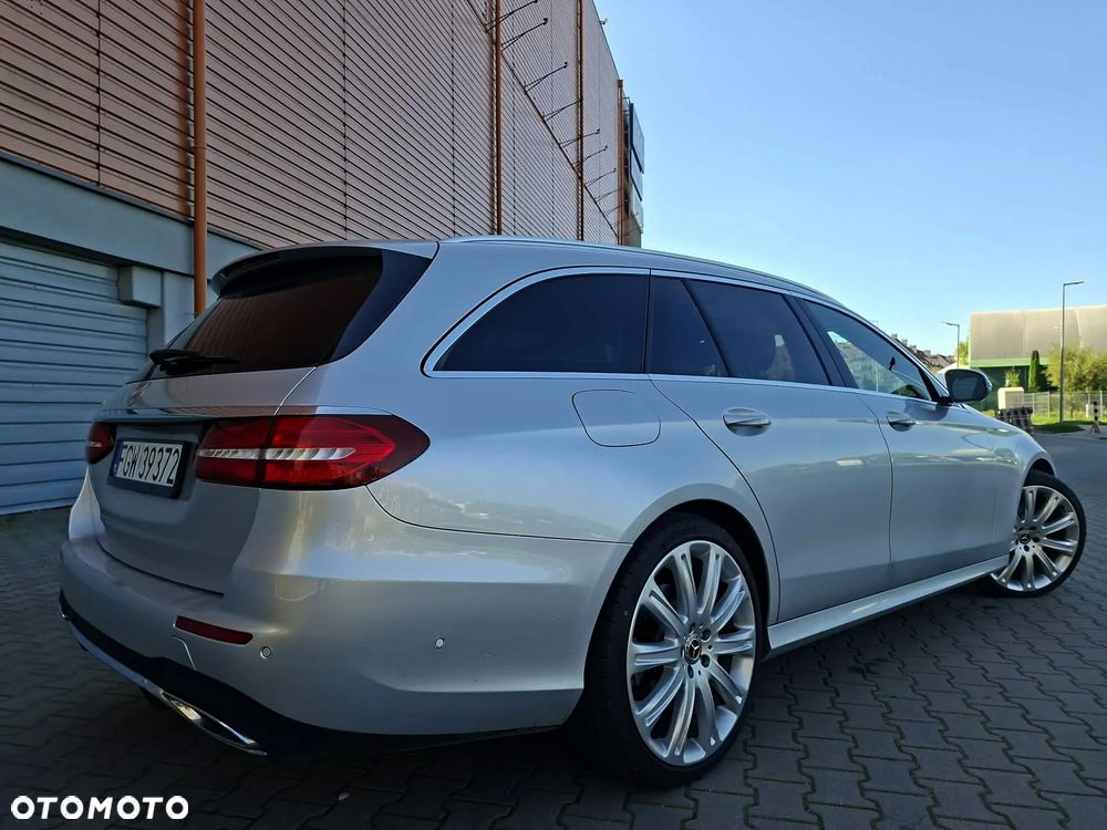 Mercedes-Benz Klasa E 220 d 9G-TRONIC AMG Line - 5