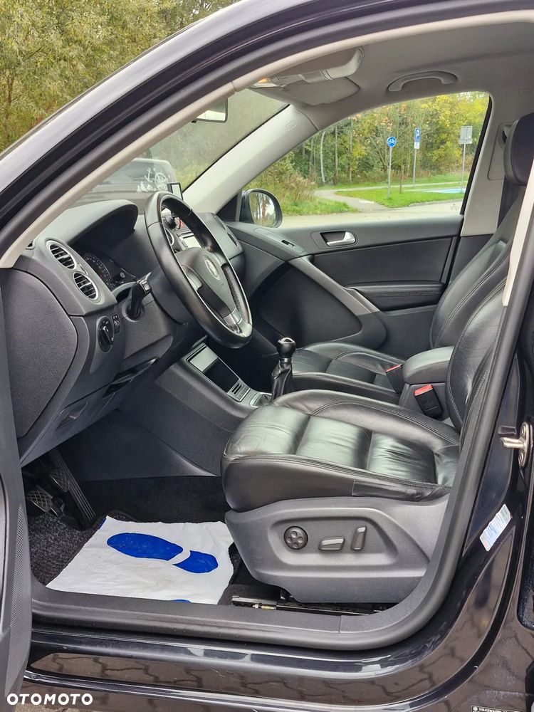 Volkswagen Tiguan 2.0 TDI 4Mot Perfectline R-Style - 13