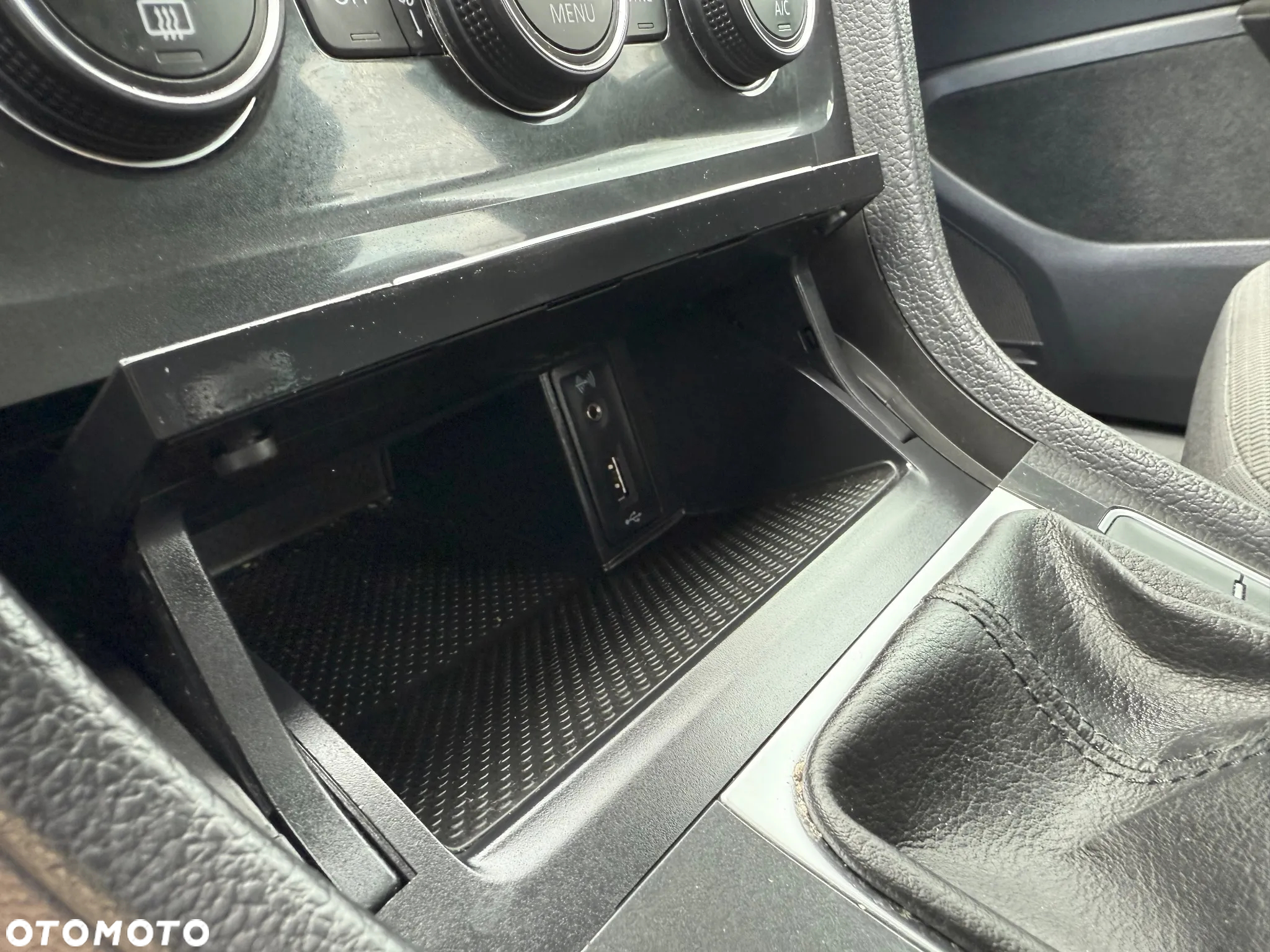 Volkswagen Golf 1.5 TSI ACT OPF BlueMotion Comfortline - 27