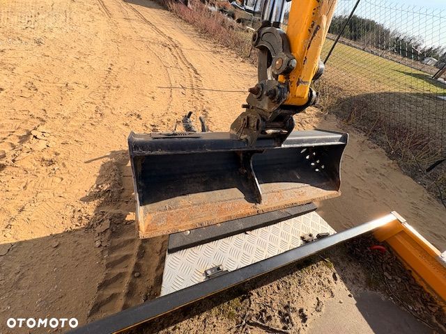 JCB 8018 - 10