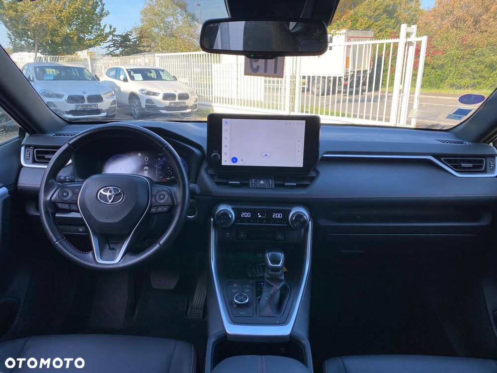 Toyota RAV4 - 8