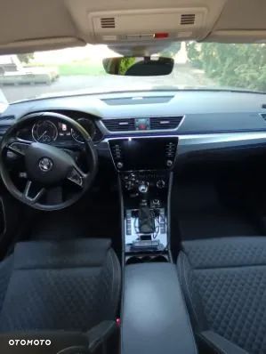 Skoda Superb 2.0 TDI Ambition DSG - 7