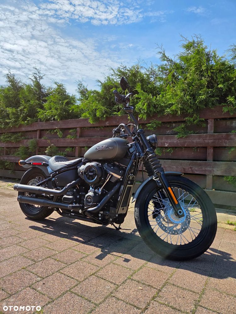 Harley-Davidson Softail Street Bob - 2