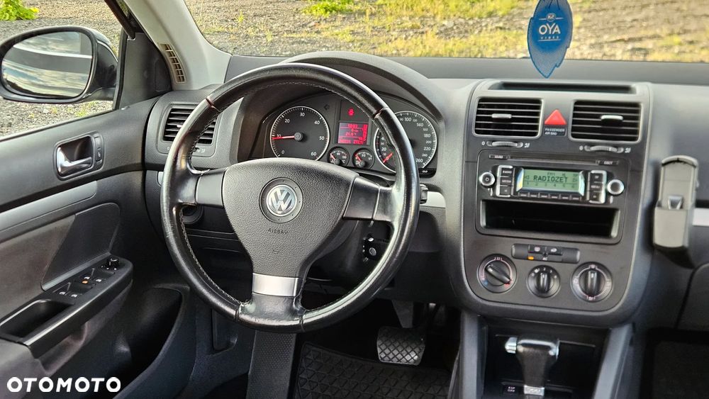Volkswagen Golf 1.9 TDI DPF Trendline DSG - 14