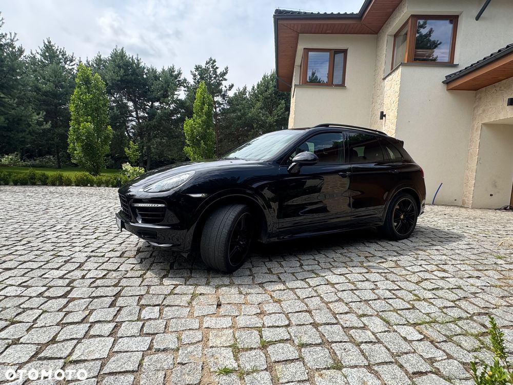 Porsche Cayenne GTS - 8