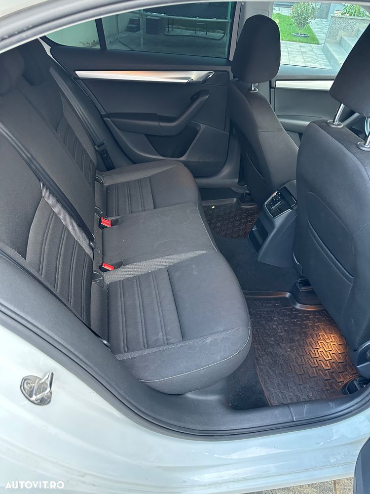Skoda Octavia 1.6 TDI DSG Style - 15