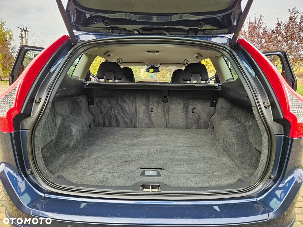 Volvo XC 60 D4 AWD Kinetic - 23