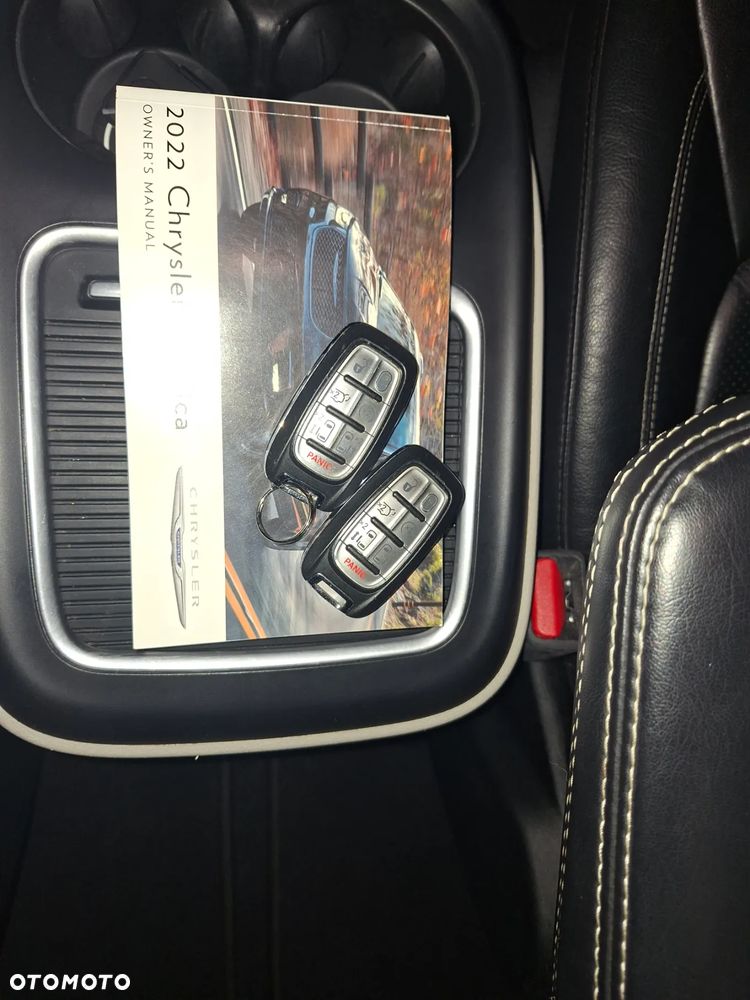 Chrysler Pacifica - 29