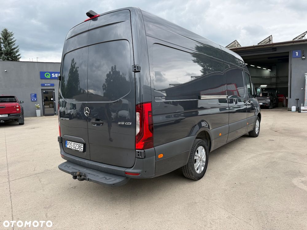 Mercedes-Benz Sprinter - 4