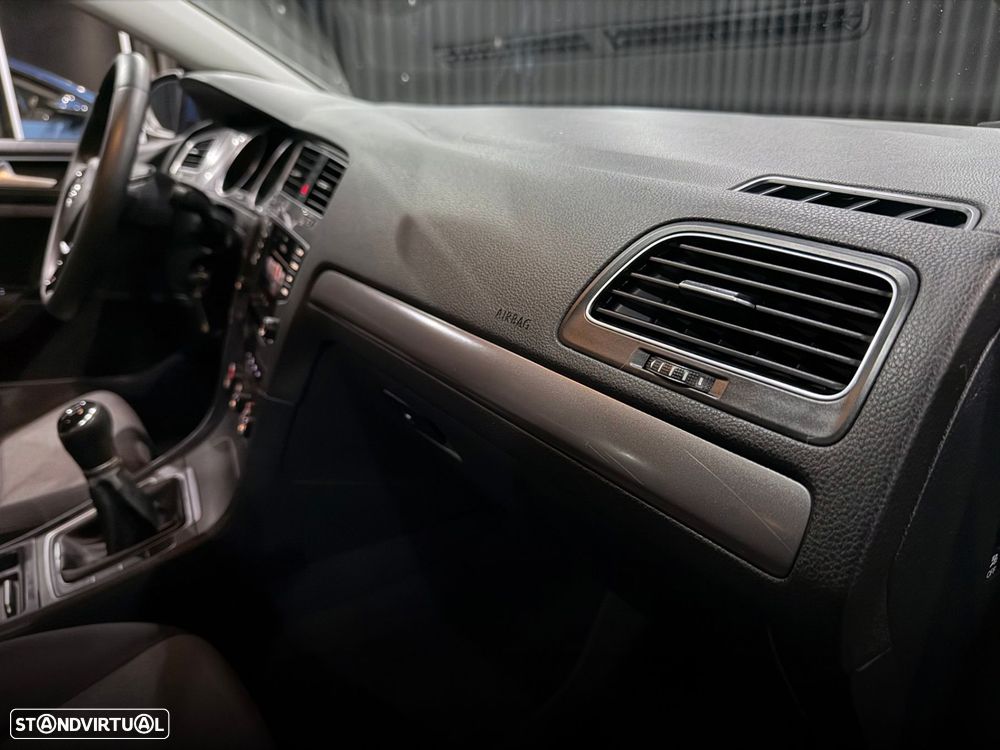 VW Golf 1.6 TDI Confortline - 27