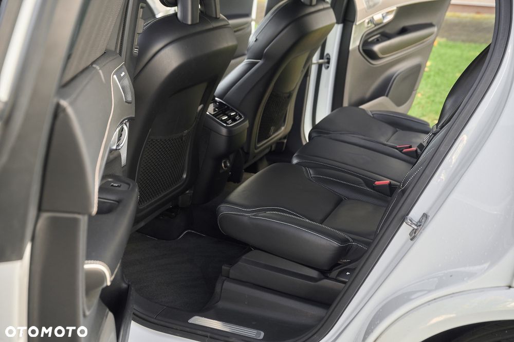 Volvo XC 90 D5 SCR AWD R-Design 7os - 7