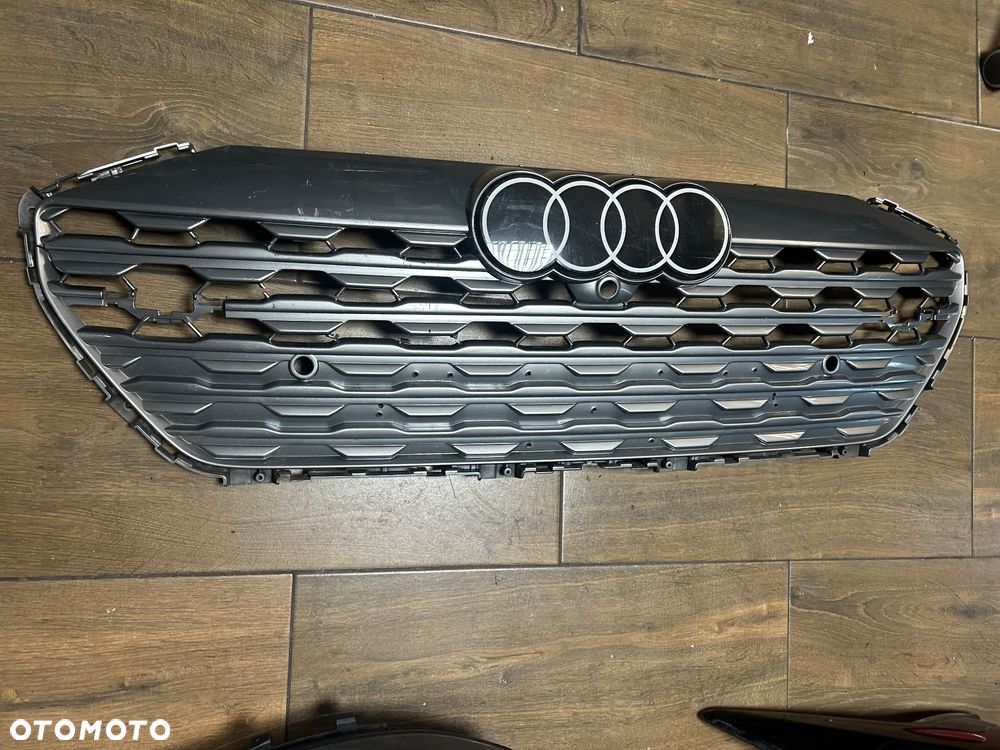 GRILL ATRAPA AUDI Q8 E-TRON 4KE IGLA ORG - 1