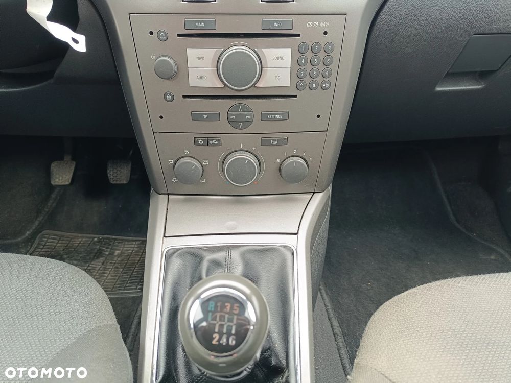 Opel Astra 1.9 CDTI - 17