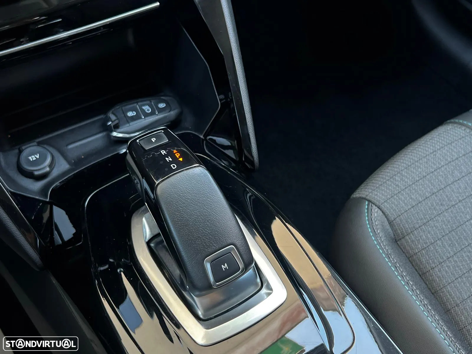 Peugeot 208 1.2 PureTech Allure Pack EAT8 - 44