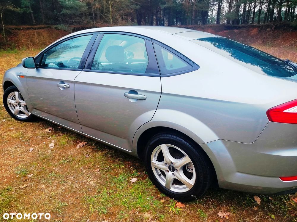 Ford Mondeo 1.6 Ghia X - 19