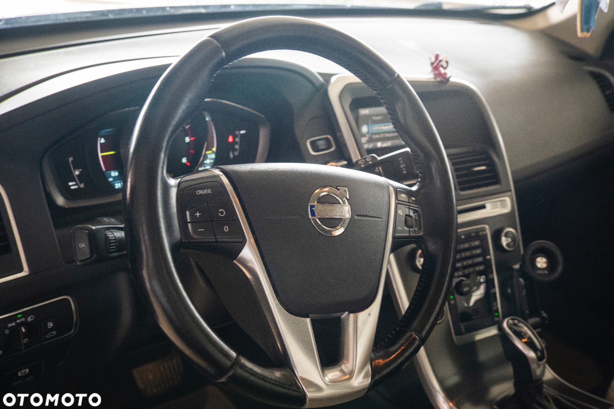 Volvo XC 60 D5 AWD Kinetic - 13