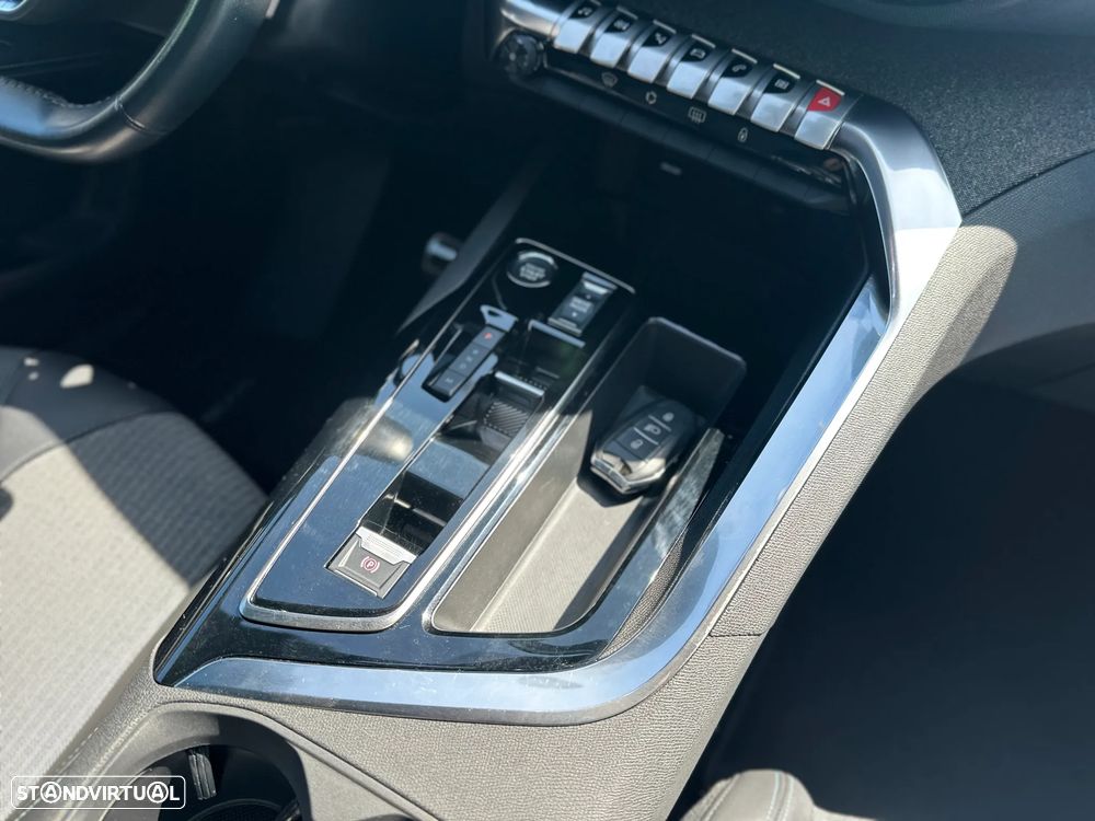 Peugeot 5008 1.5 BlueHDi Allure Pack EAT8 - 21