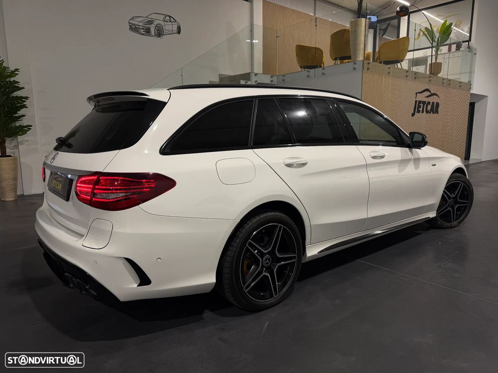 Mercedes-Benz C 300 de AMG Line - 2