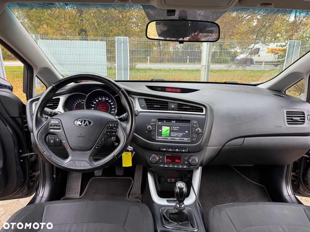 Kia Ceed 1.4 CVVT Dream-Team Edition - 14
