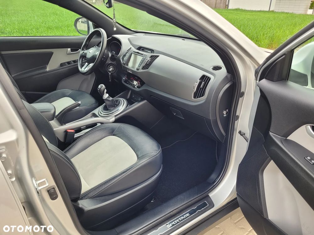Kia Sportage 1.7 CRDI 2WD ISG Dream-Team Edition - 11