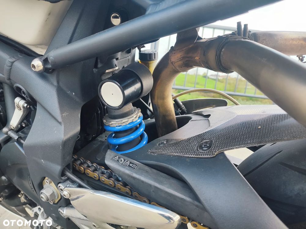 Triumph Street Triple - 5