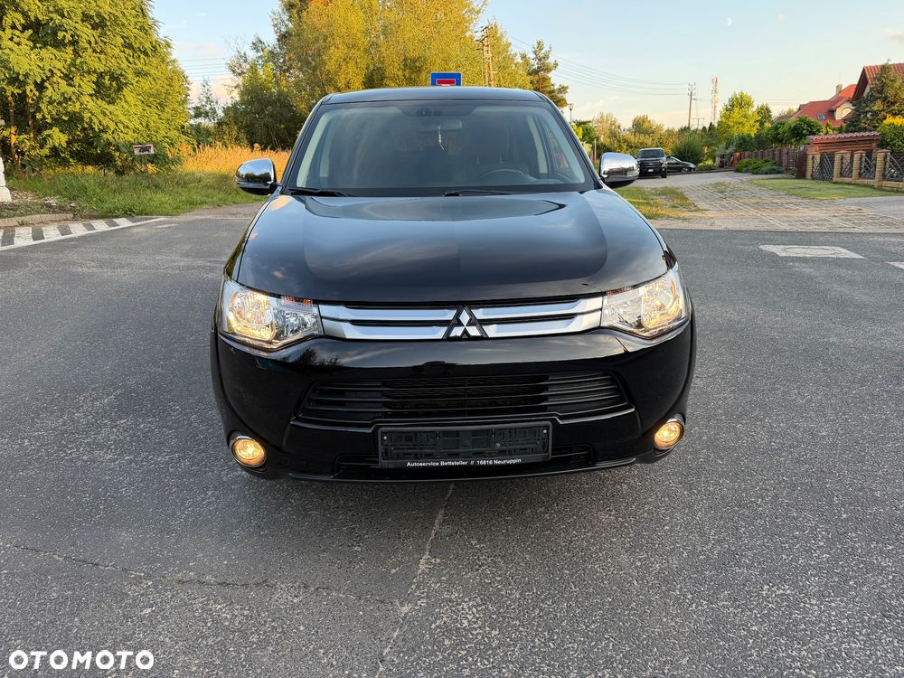 Mitsubishi Outlander - 3
