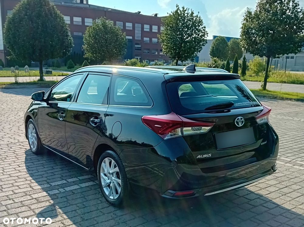 Toyota Auris Hybrid 135 Prestige - 23