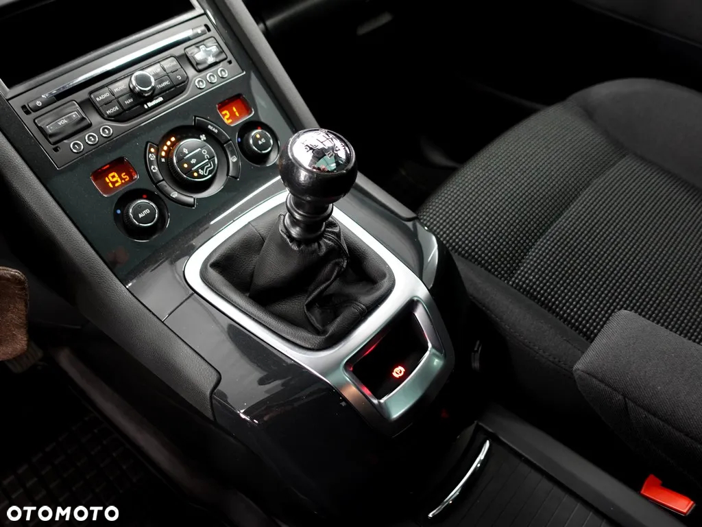 Peugeot 5008 2.0 HDi Allure 7os - 19