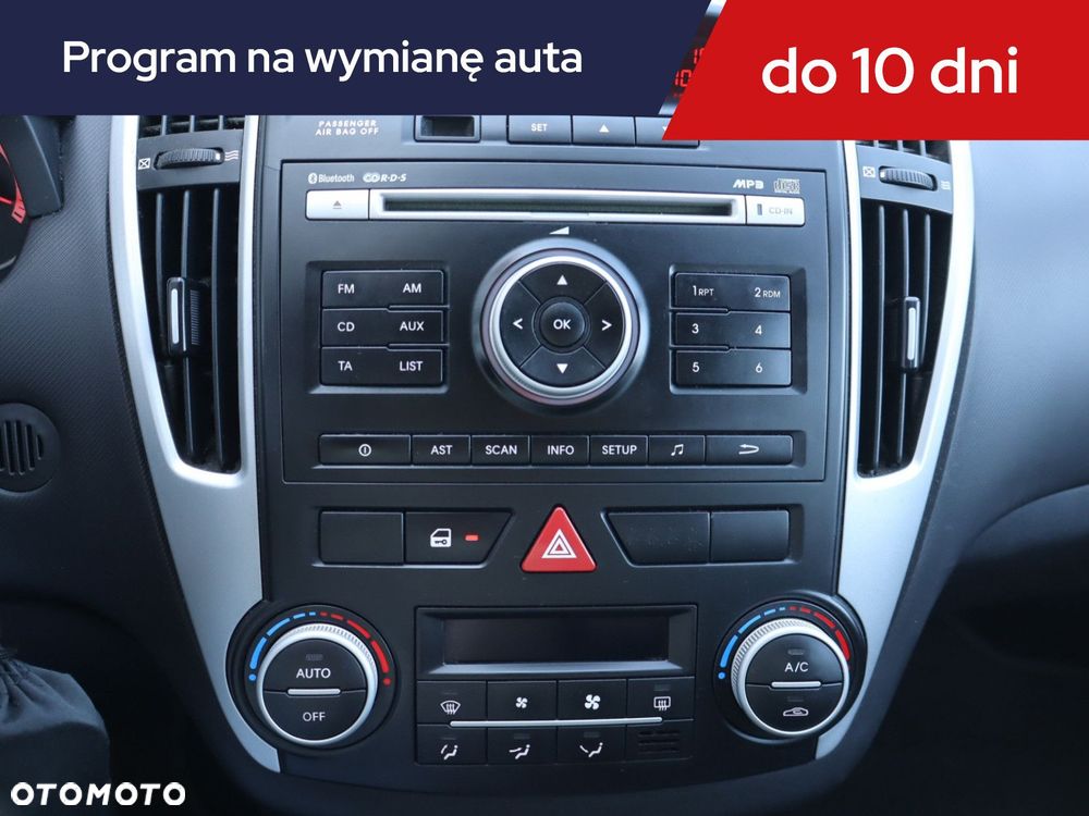 Kia Ceed - 14