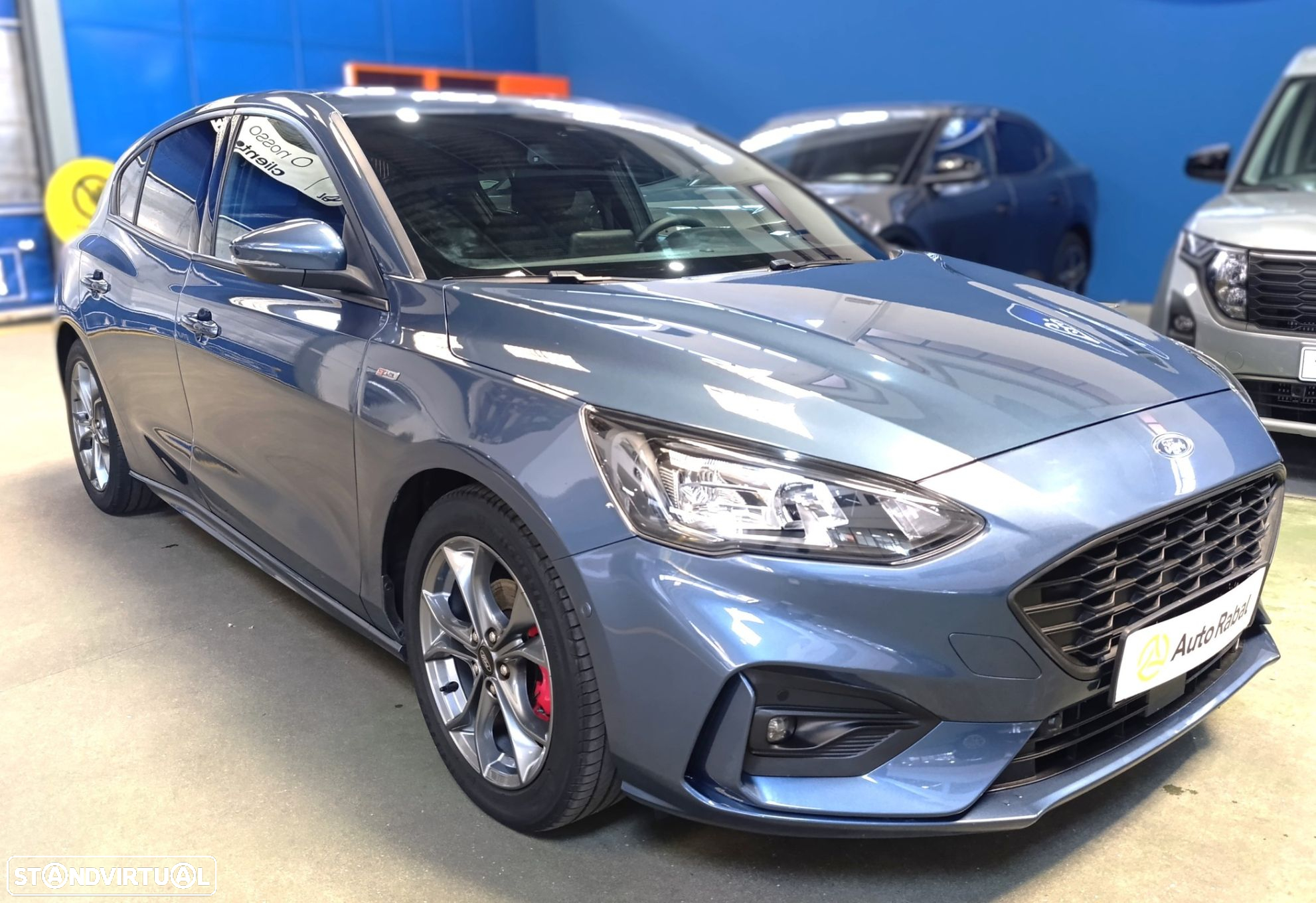 Ford Focus 1.0 EcoBoost Hybrid ST-LINE X - 2