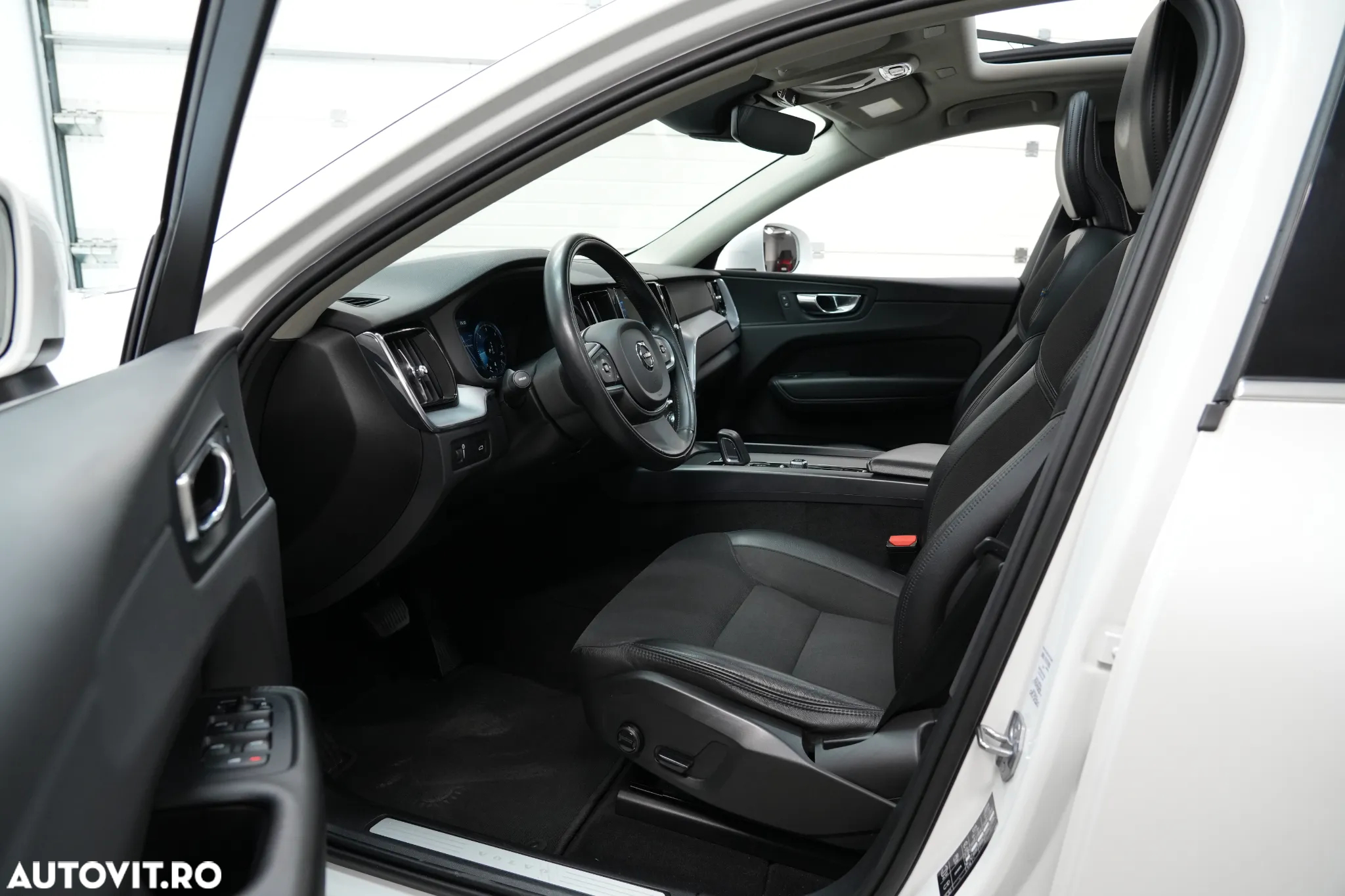 Volvo XC 60 B4 D AWD Geartronic Momentum Pro - 6
