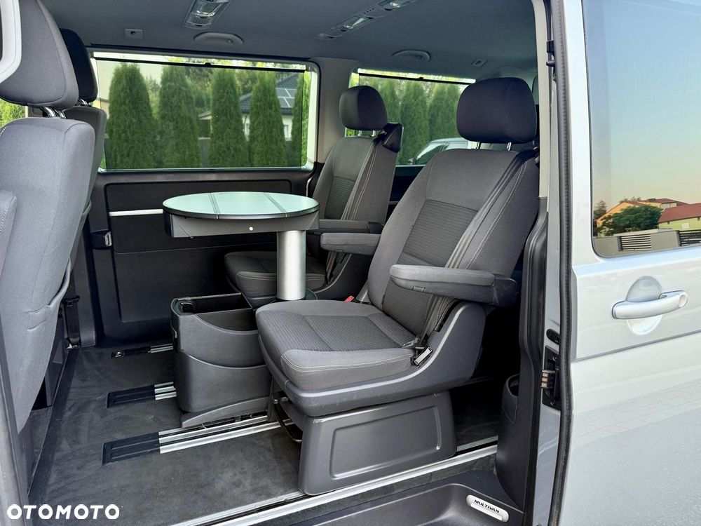 Volkswagen Multivan - 18