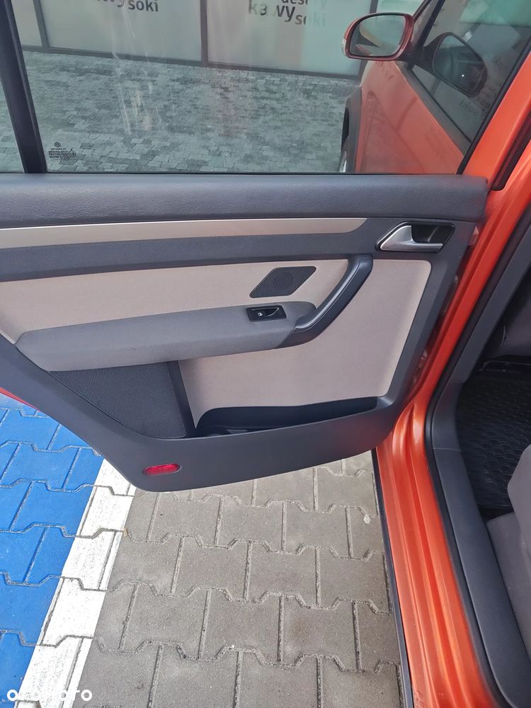 Volkswagen Touran 2.0 TDI DPF Cross - 7