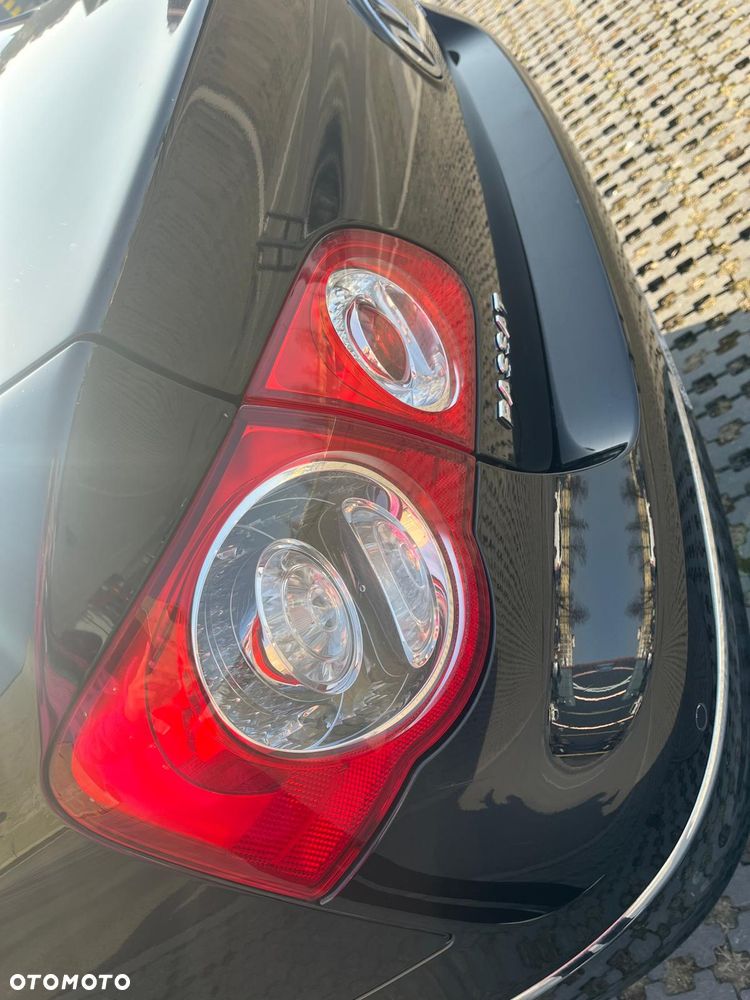 Volkswagen Passat 2.0 TDI DPF Highline - 11
