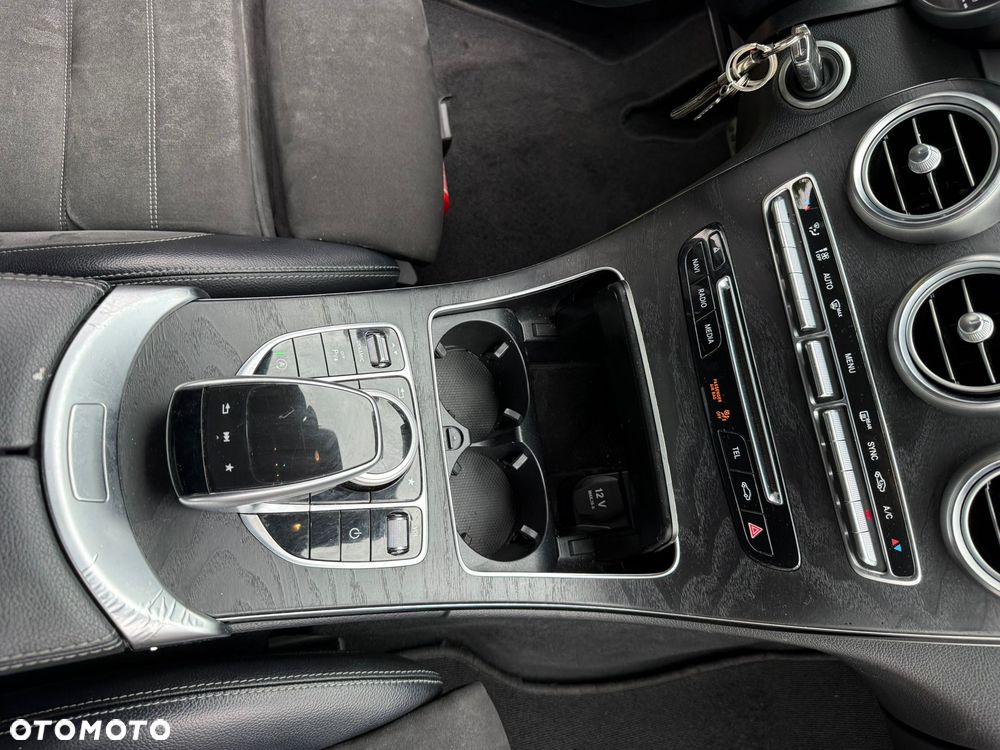 Mercedes-Benz Klasa C 200 4-Matic 9G-Tronic - 13