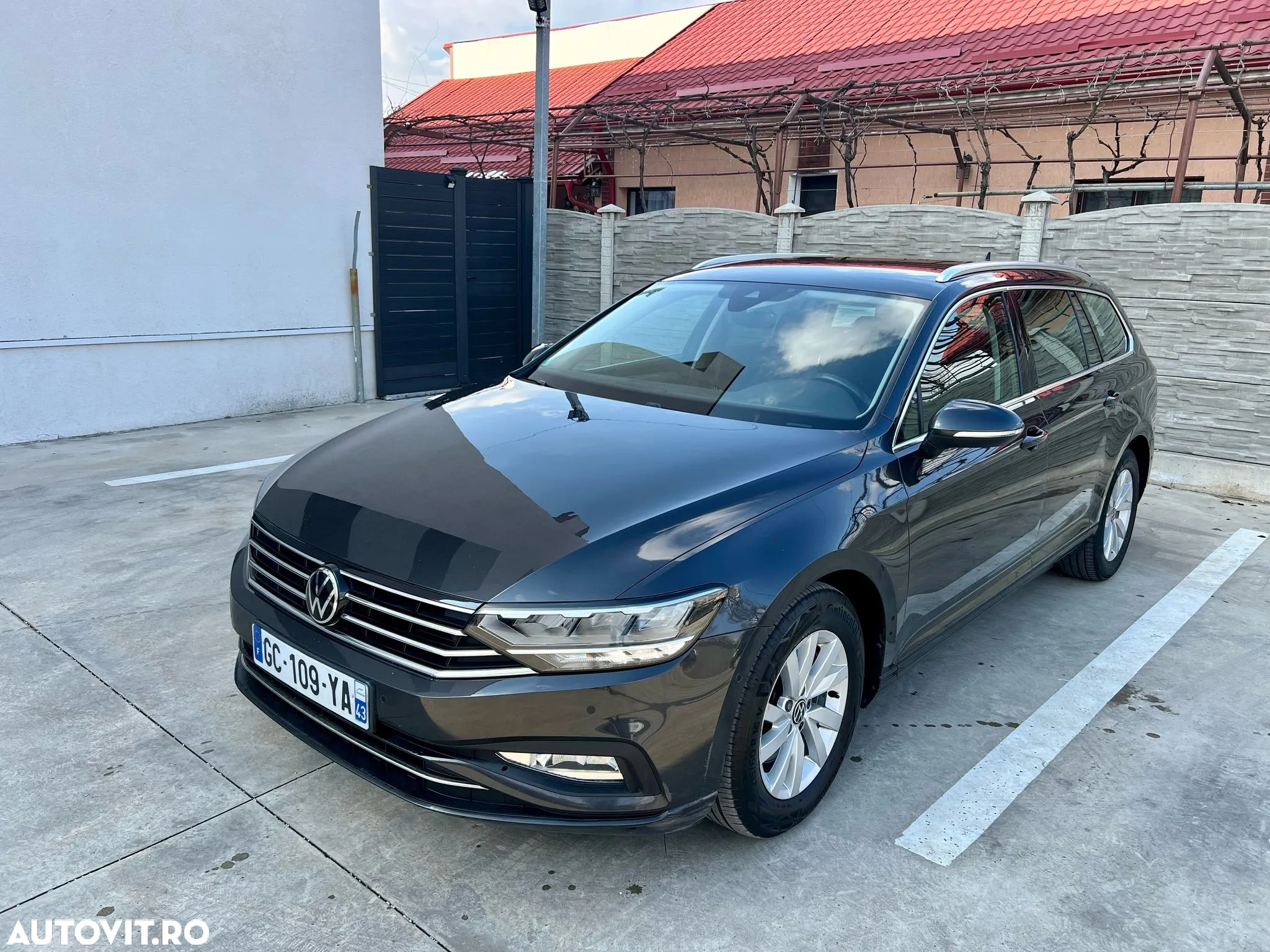Volkswagen Passat Variant 2.0 TDI SCR DSG Business - 10