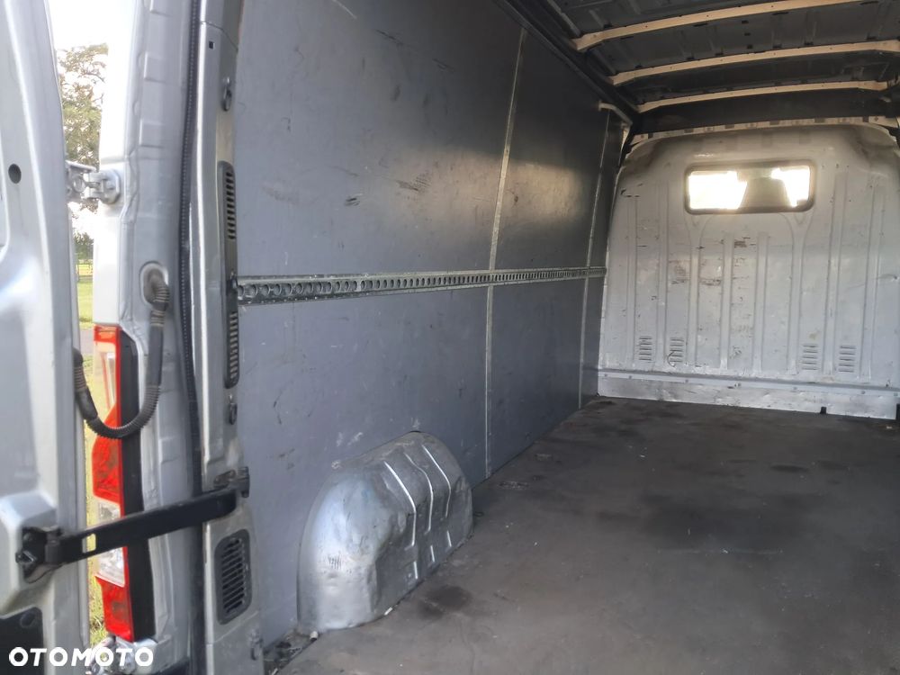 Nissan NV400 - 10
