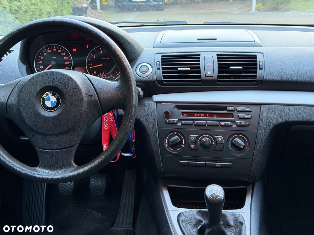 BMW Seria 1 116i - 11