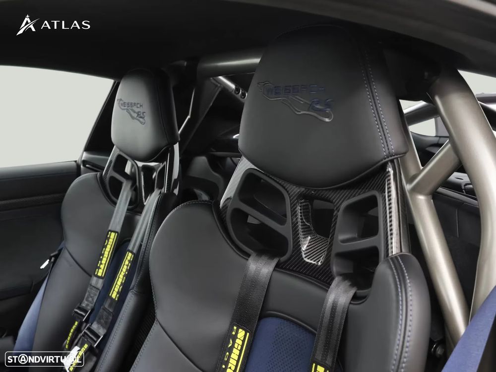 Porsche 718 Cayman GT4 RS - 16