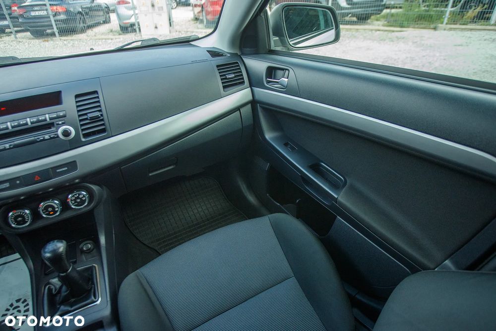 Mitsubishi Lancer 1.8 Clear Tec Intense - 29