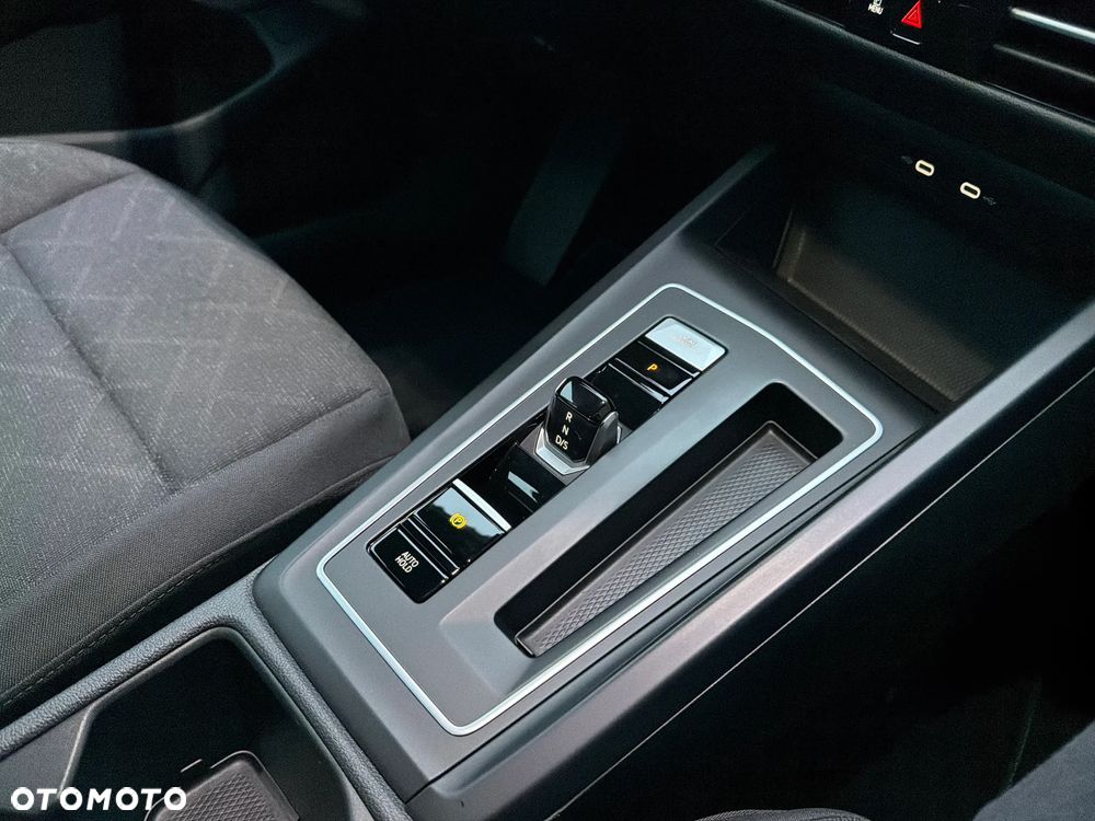 Volkswagen Golf 2.0 TDI SCR DSG Life - 13