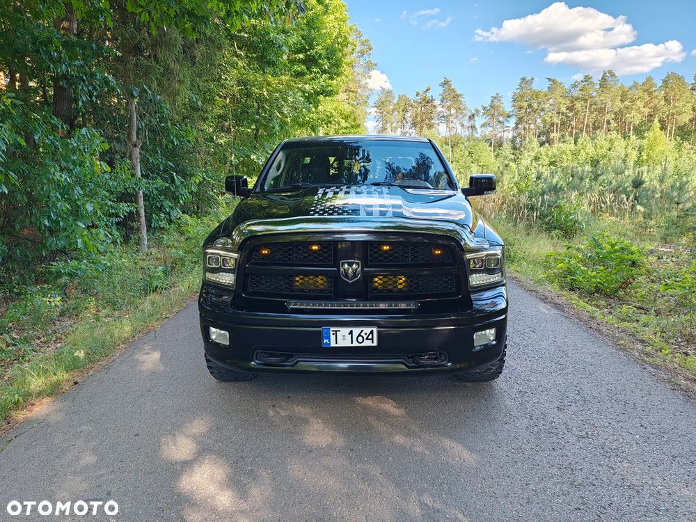Dodge RAM - 8