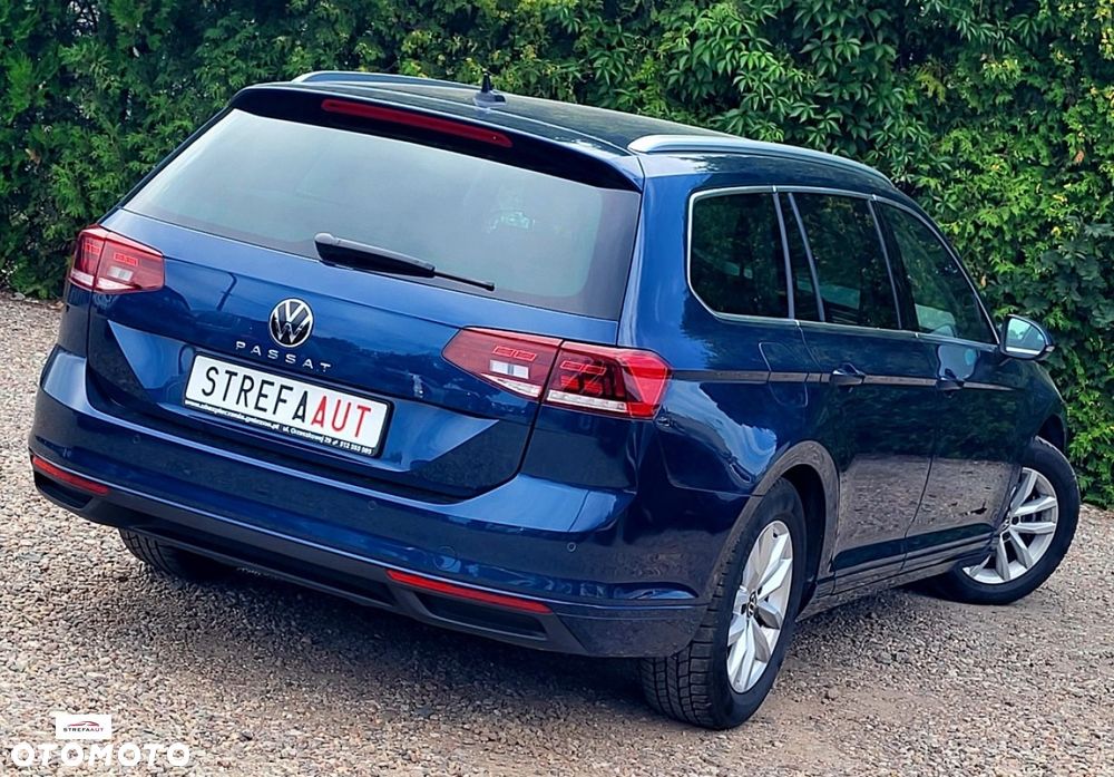 Volkswagen Passat - 4