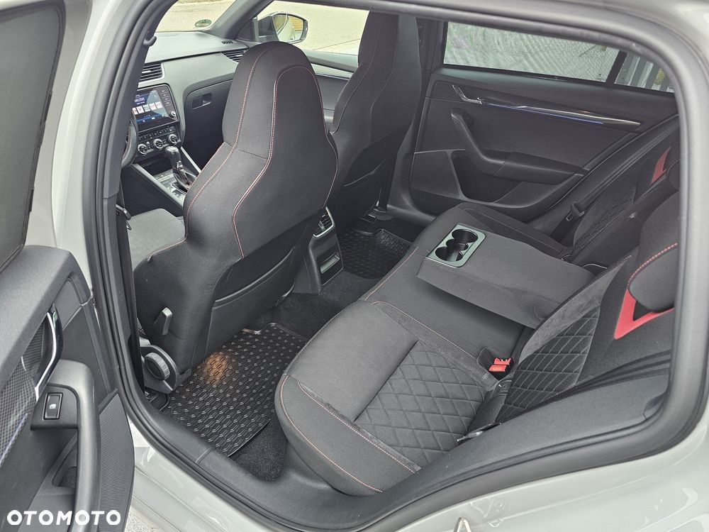 Skoda Octavia 2.0 TDI RS Challenge DSG - 19