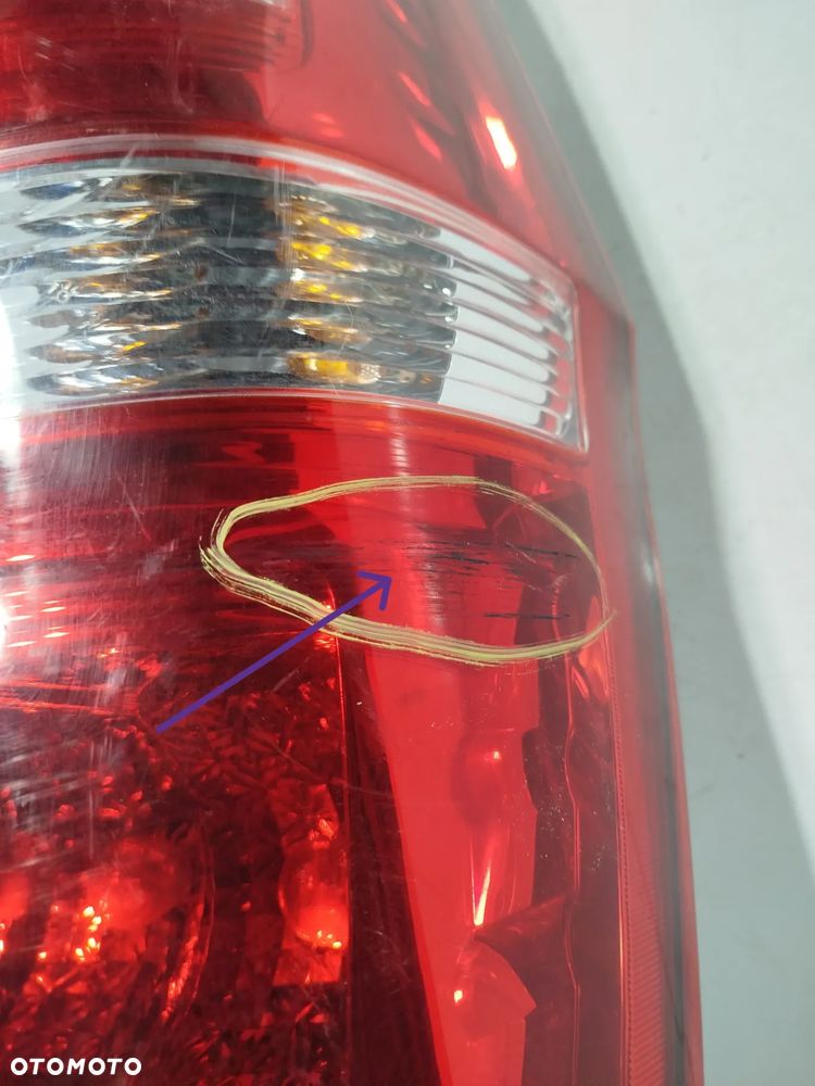 LAMPA PRAWA TYLNA HYUNDAI H1 08- - 5