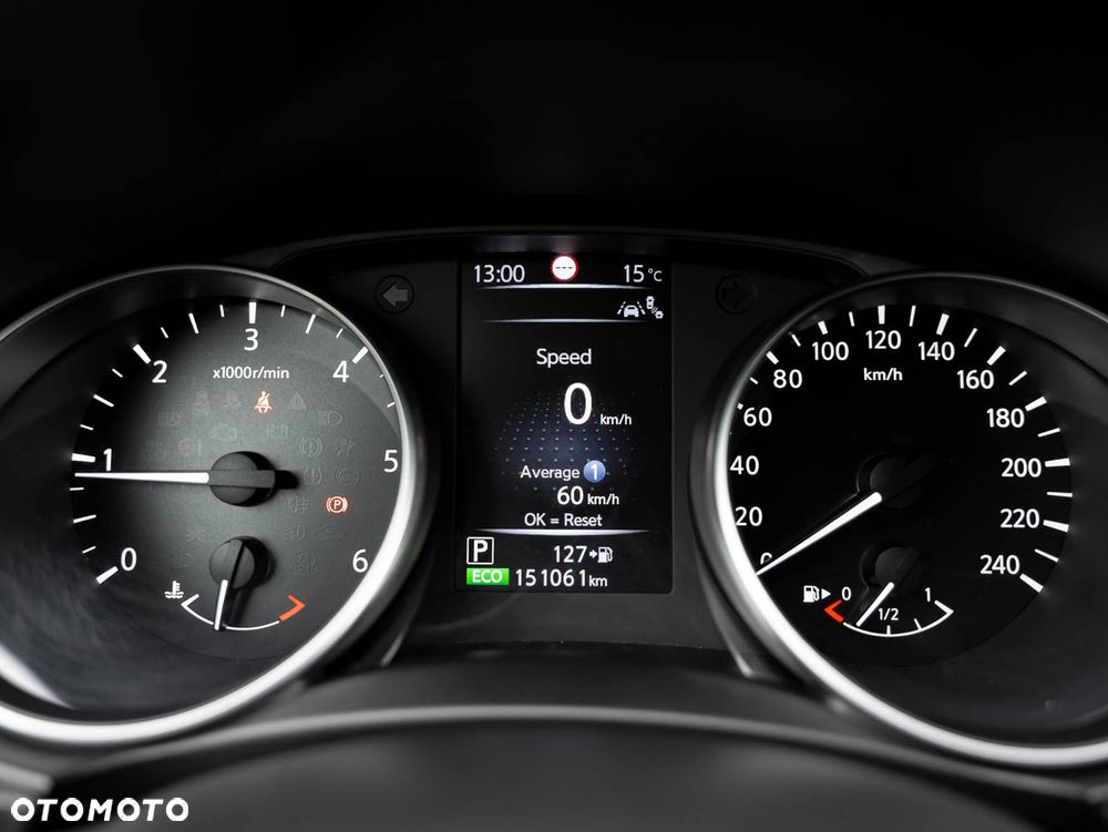 Nissan Qashqai 1.6 DCi Xtronic TEKNA - 29