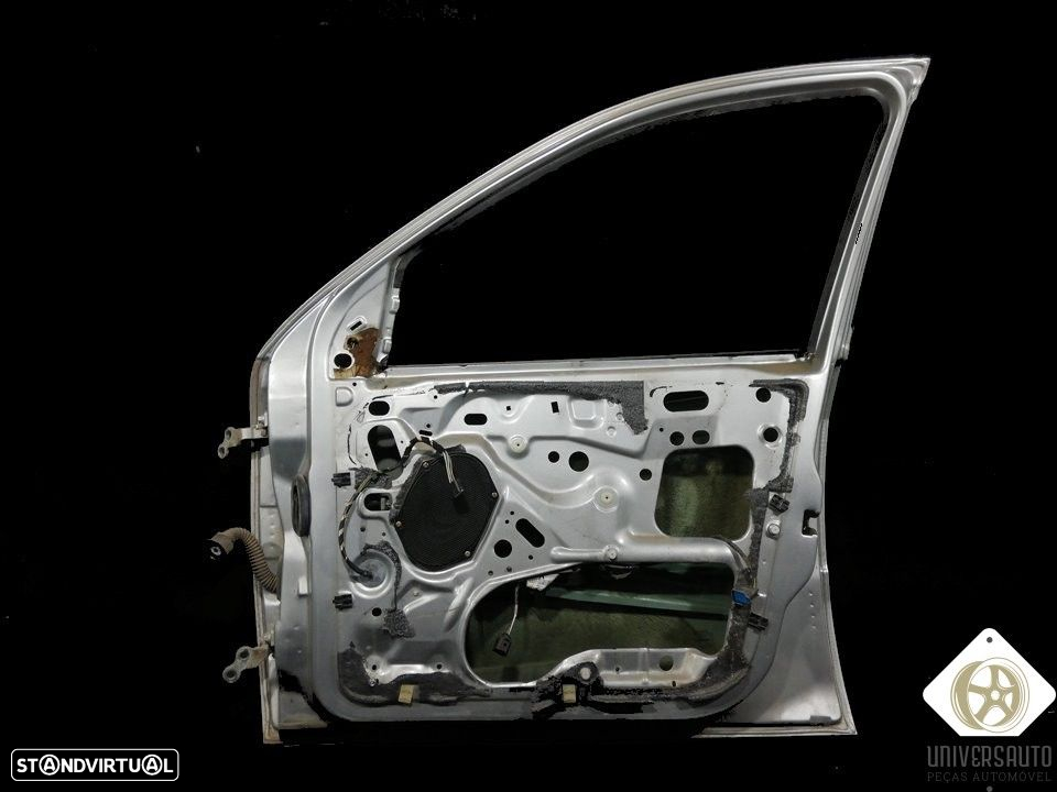 PORTA FRONTAL DIREITA FORD FOCUS SEDAN 2003 - 3