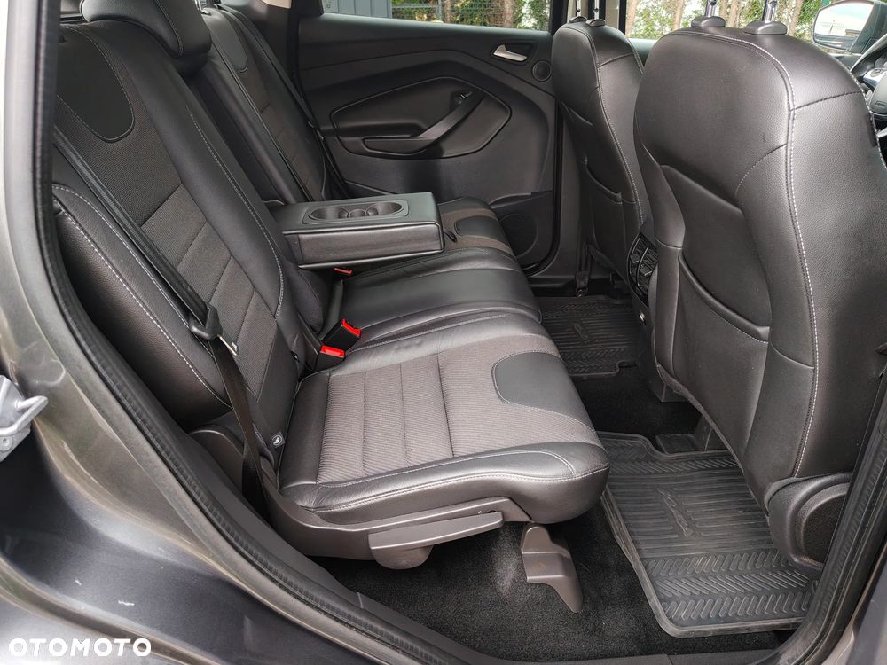 Ford Kuga 2.0 TDCi FWD Titanium - 25