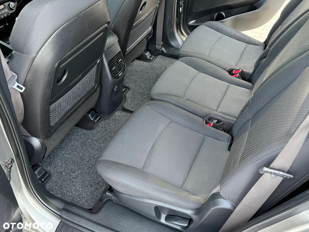 Kia Carens 1.7 CRDi XL 7os - 8
